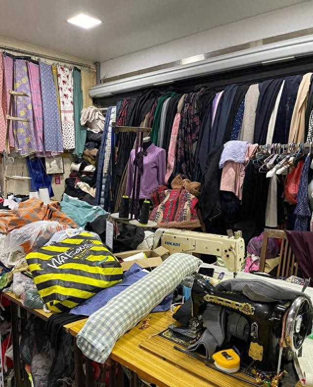 缝补江湖的隐秘世界：从200元改裤脚，到天价扣子背后的手艺传承