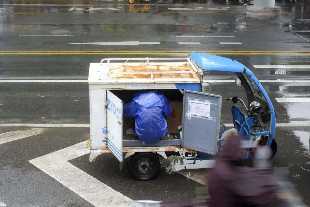 互联网公司员工福利改善难题_公司上市后工资会涨吗?_快递员派费上涨影响