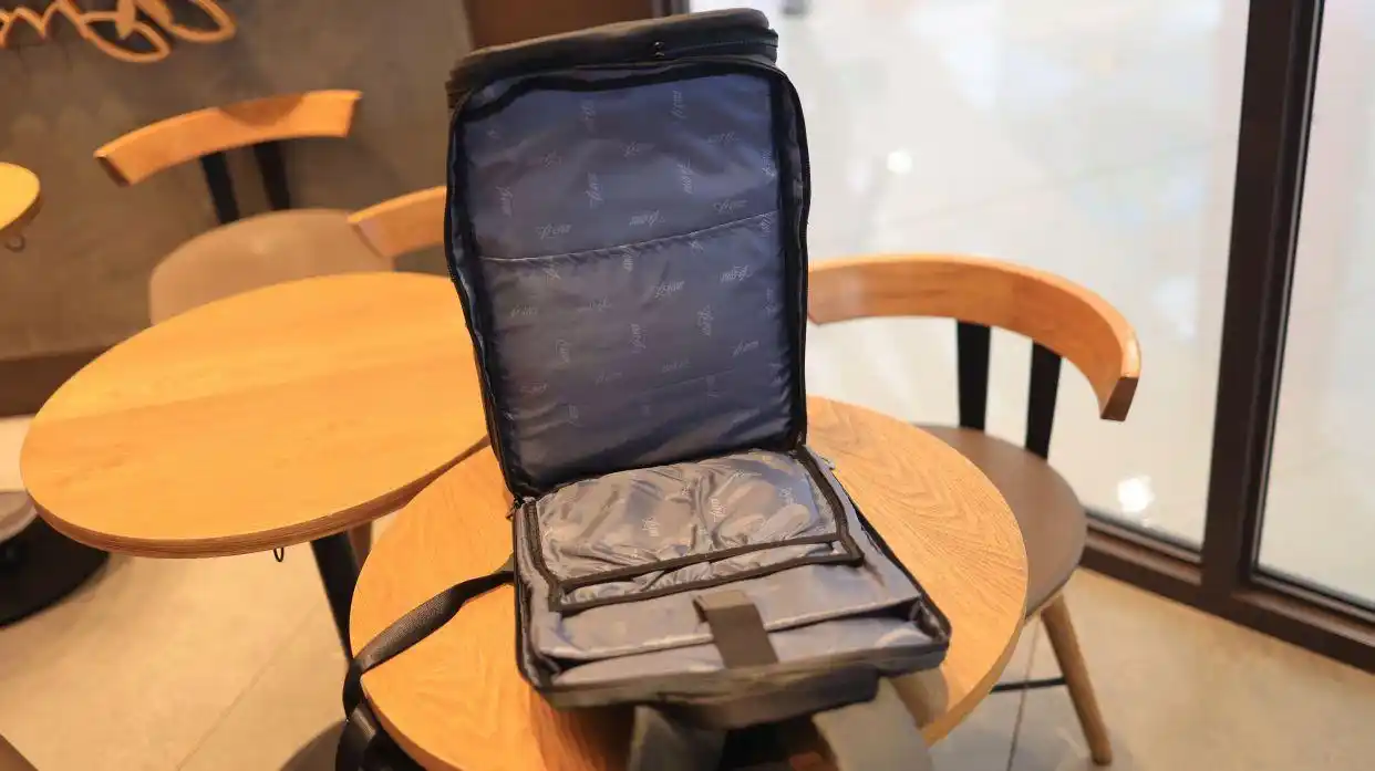 外星人电脑包怎么样_防震气垫16寸笔记本收纳_大容量光影行星纪元双肩电脑包