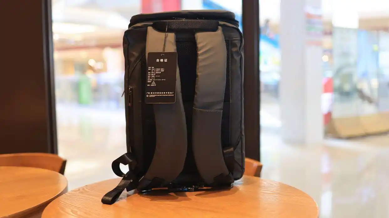 防震气垫16寸笔记本收纳_外星人电脑包怎么样_大容量光影行星纪元双肩电脑包