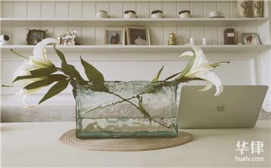 股票被ST前会提前公告吗？大部分公司会出风险公告吗？