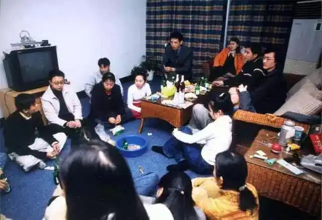 1999年中国电商发展历程_阿里巴巴创立背景_开个网店能赚钱是哪一年