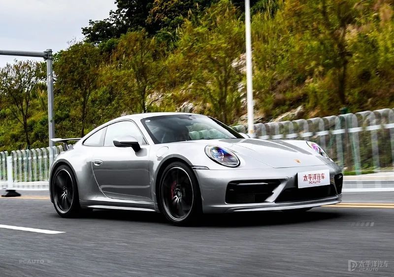 保时捷911Carrera 4S参数_兰博基尼跑车价钱_保时捷911Carrera 4S评测
