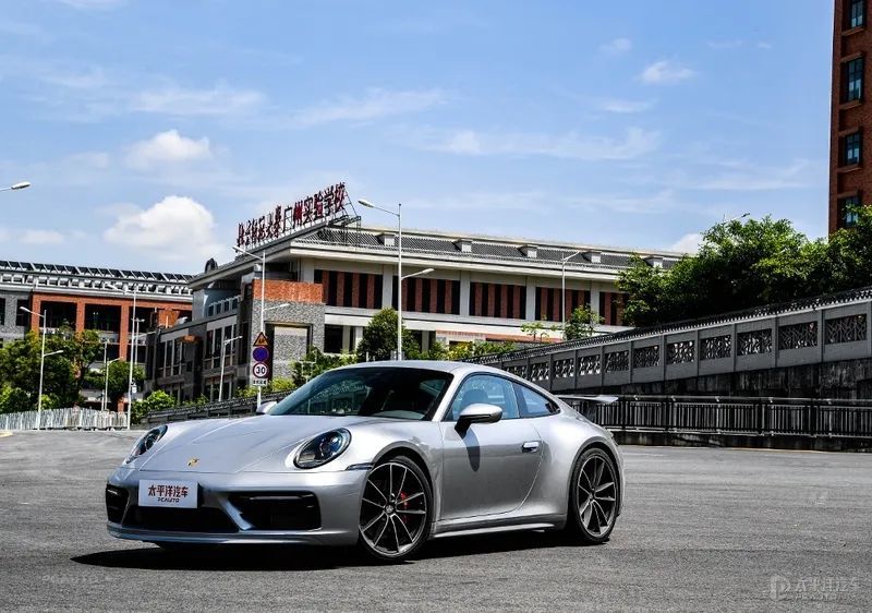 保时捷911Carrera 4S参数_保时捷911Carrera 4S评测_兰博基尼跑车价钱
