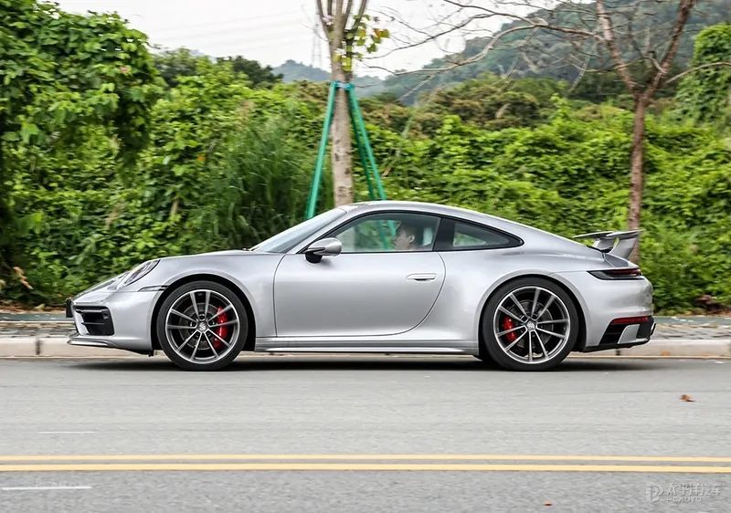 保时捷911Carrera 4S参数_兰博基尼跑车价钱_保时捷911Carrera 4S评测
